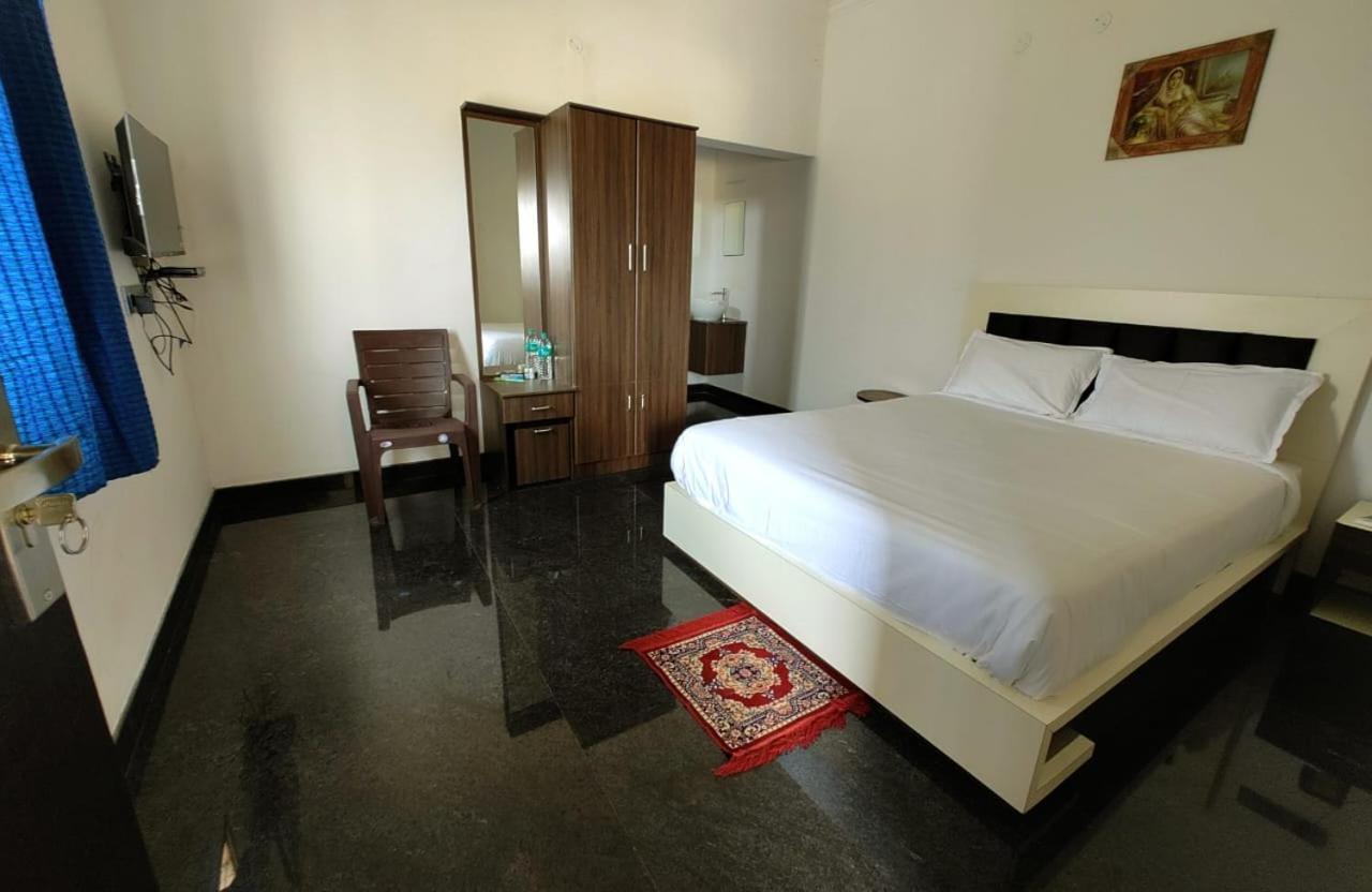 Dkv Beach View Bahur Экстерьер фото